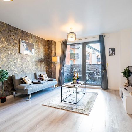 Caliber Stays Birmingham Bliss - Medusa Suite Apartments - Central 2-Bed Retreat - City Attractions, Sleeps 4, Free Netflix, Nearby Parking & Close Proximity - Bullring, Grand Central, The Cube - 5 Minutes Walk Екстер'єр фото