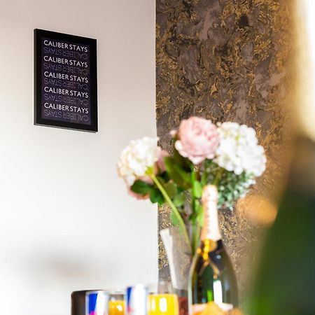 Caliber Stays Birmingham Bliss - Medusa Suite Apartments - Central 2-Bed Retreat - City Attractions, Sleeps 4, Free Netflix, Nearby Parking & Close Proximity - Bullring, Grand Central, The Cube - 5 Minutes Walk Екстер'єр фото