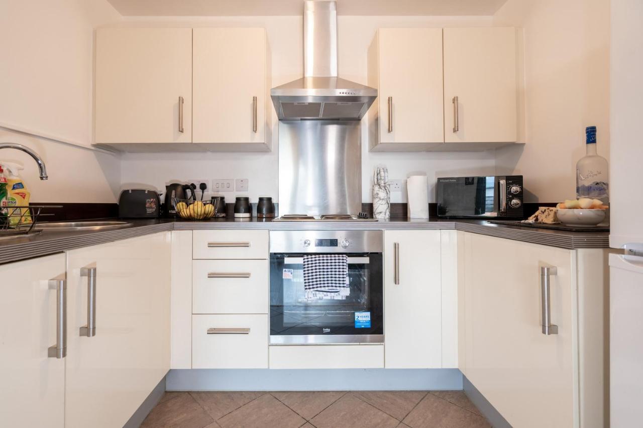 Caliber Stays Birmingham Bliss - Medusa Suite Apartments - Central 2-Bed Retreat - City Attractions, Sleeps 4, Free Netflix, Nearby Parking & Close Proximity - Bullring, Grand Central, The Cube - 5 Minutes Walk Екстер'єр фото