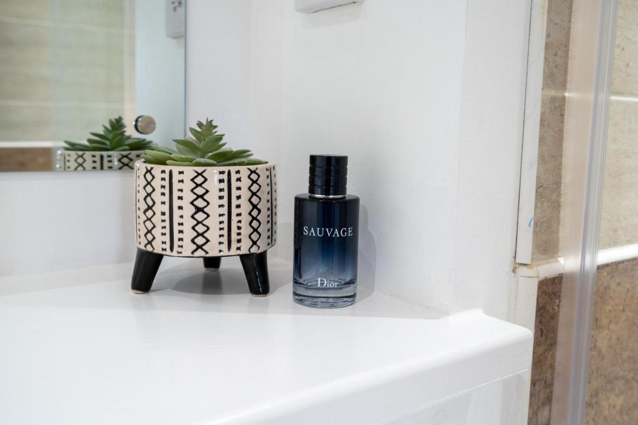 Caliber Stays Birmingham Bliss - Medusa Suite Apartments - Central 2-Bed Retreat - City Attractions, Sleeps 4, Free Netflix, Nearby Parking & Close Proximity - Bullring, Grand Central, The Cube - 5 Minutes Walk Екстер'єр фото