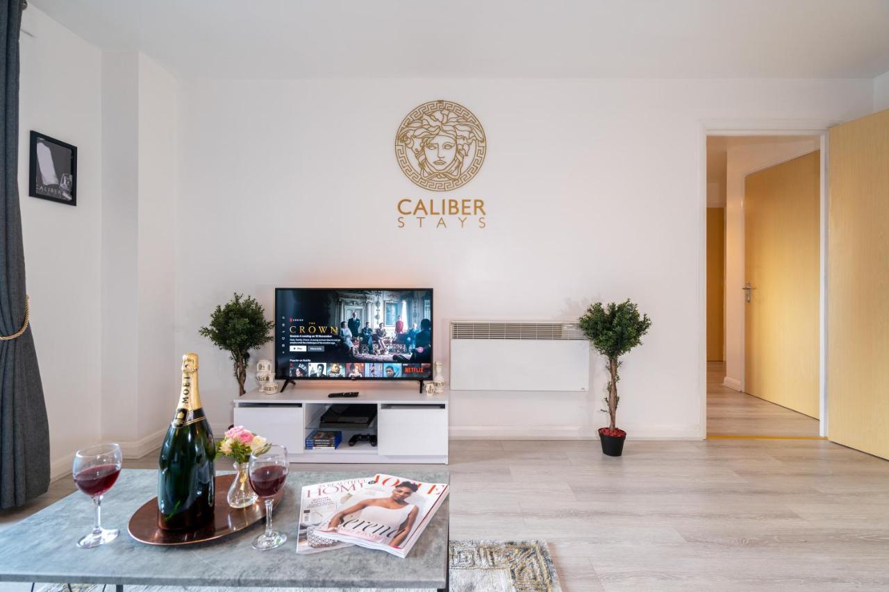 Caliber Stays Birmingham Bliss - Medusa Suite Apartments - Central 2-Bed Retreat - City Attractions, Sleeps 4, Free Netflix, Nearby Parking & Close Proximity - Bullring, Grand Central, The Cube - 5 Minutes Walk Екстер'єр фото