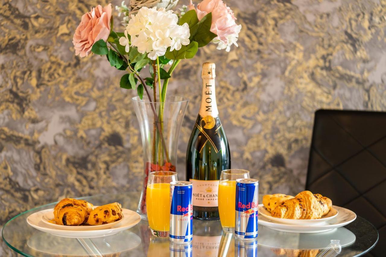 Caliber Stays Birmingham Bliss - Medusa Suite Apartments - Central 2-Bed Retreat - City Attractions, Sleeps 4, Free Netflix, Nearby Parking & Close Proximity - Bullring, Grand Central, The Cube - 5 Minutes Walk Екстер'єр фото
