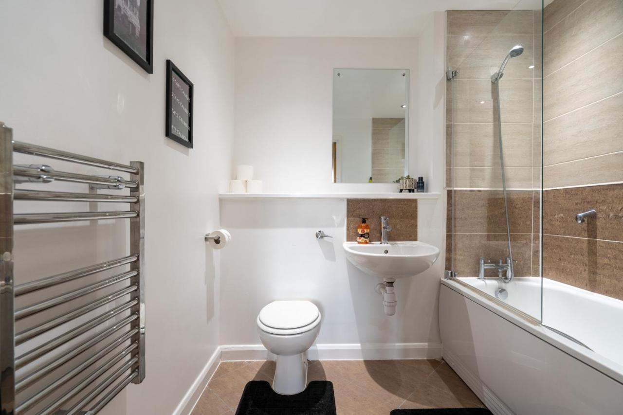 Caliber Stays Birmingham Bliss - Medusa Suite Apartments - Central 2-Bed Retreat - City Attractions, Sleeps 4, Free Netflix, Nearby Parking & Close Proximity - Bullring, Grand Central, The Cube - 5 Minutes Walk Екстер'єр фото