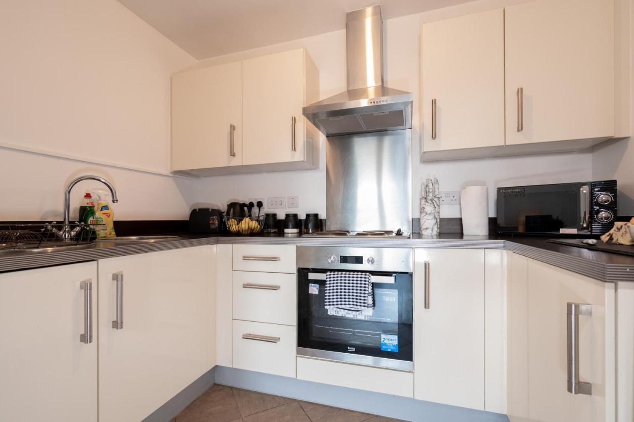 Caliber Stays Birmingham Bliss - Medusa Suite Apartments - Central 2-Bed Retreat - City Attractions, Sleeps 4, Free Netflix, Nearby Parking & Close Proximity - Bullring, Grand Central, The Cube - 5 Minutes Walk Екстер'єр фото